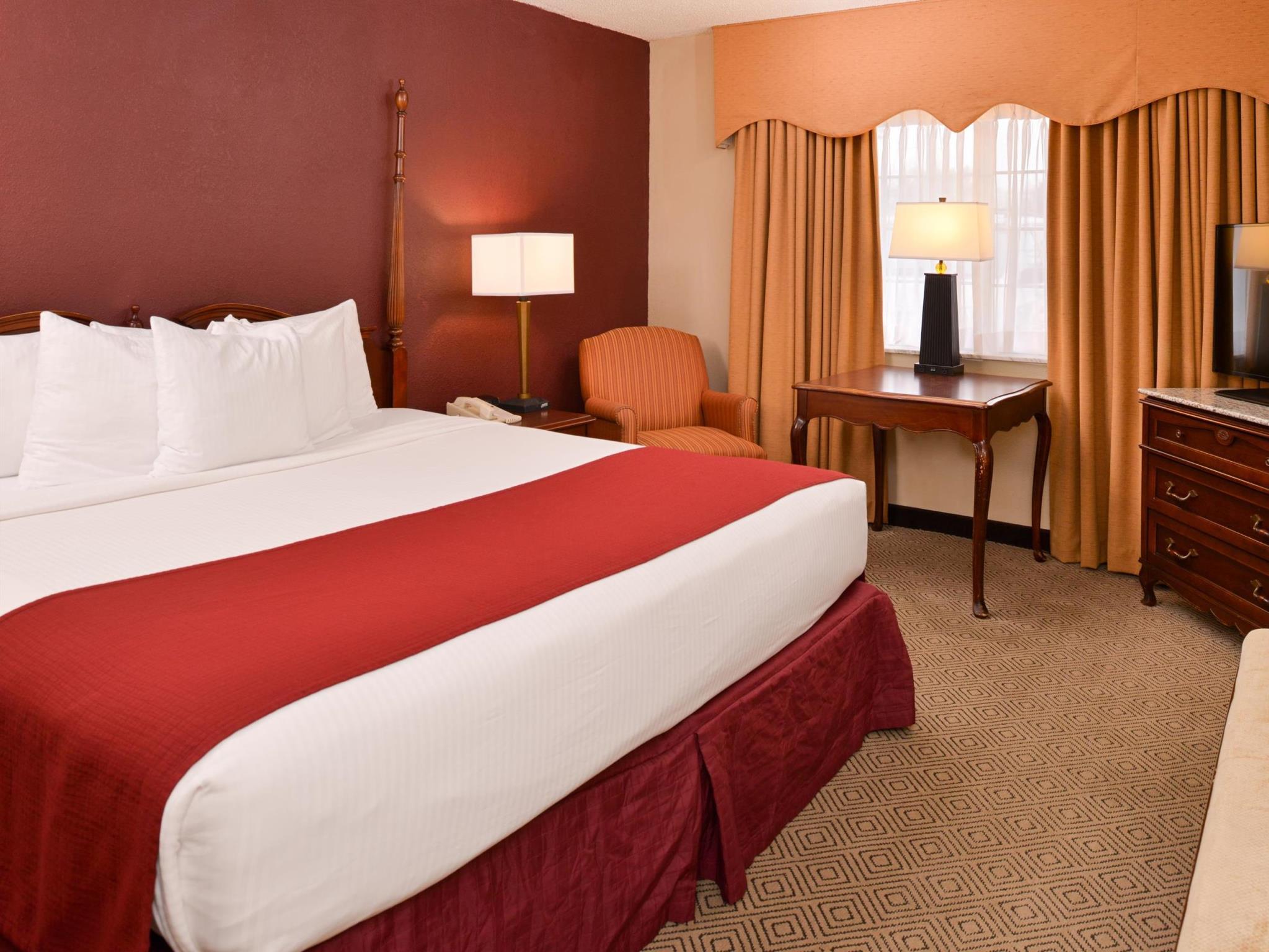 Best Western Greenfield Inn Best Western Greenfield Inn is conveniently located in the popular Allen Park area. The property features a wide range of facilities to make your stay a pleasant experience. 24-hour front desk, facili